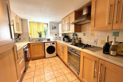 house - end terrace for rent brompton road