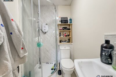 room for rent tower street