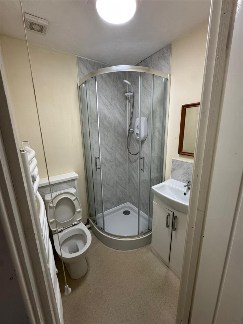 room for rent tower street