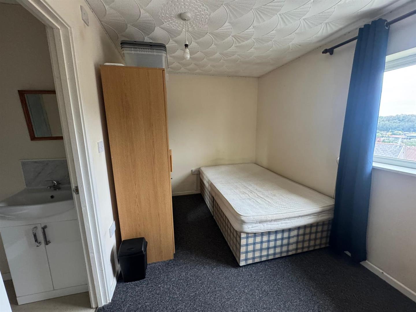 room for rent tower street