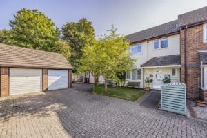 house - terraced for sale malvern mews