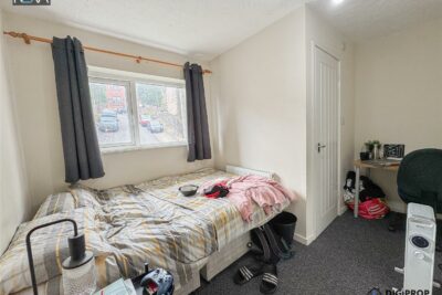 room for rent tower street