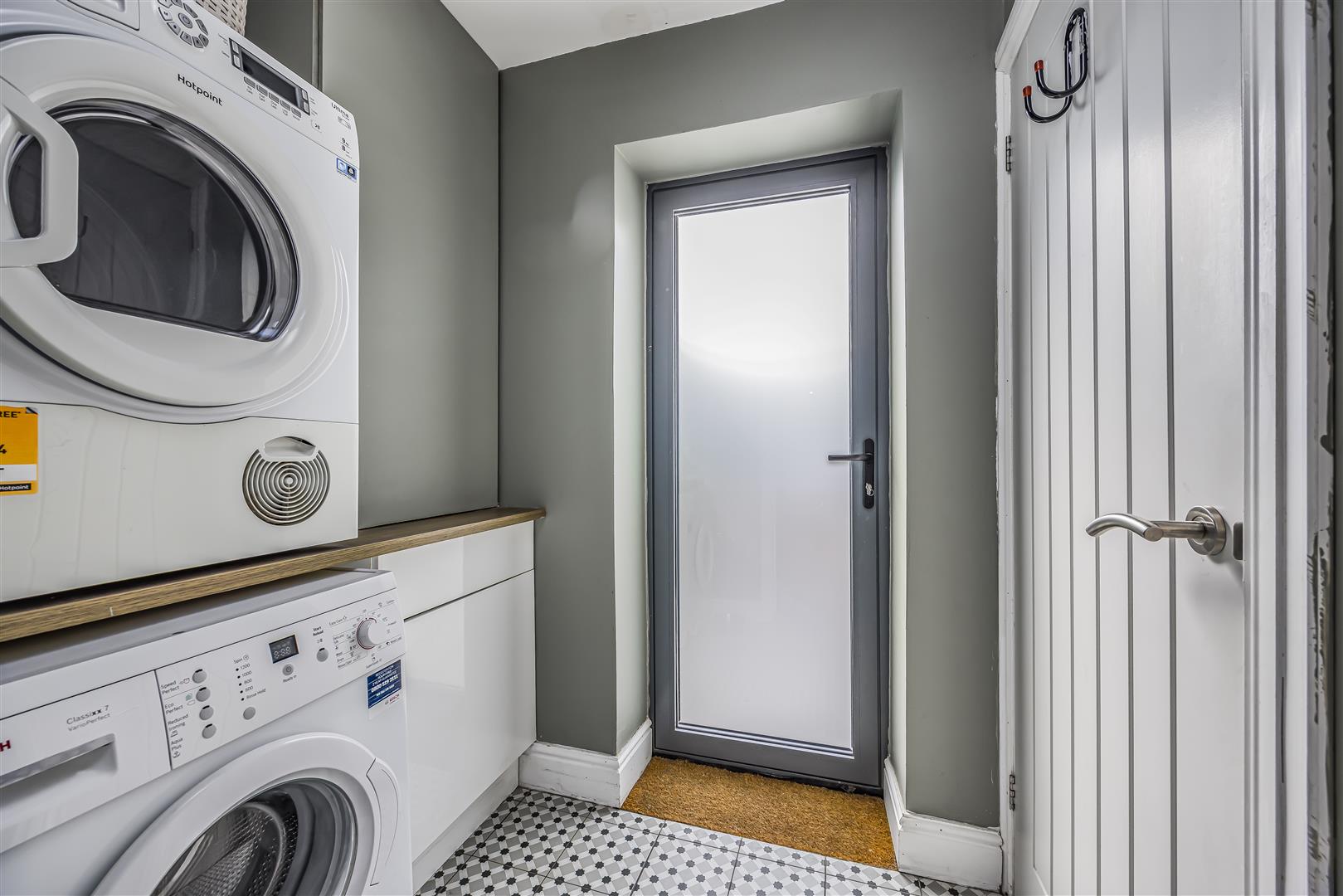 house - detached for sale breach avenue