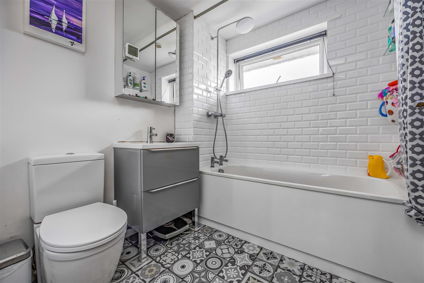 house for sale collier close