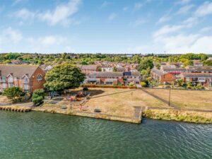 house for sale collier close