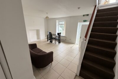house - terraced for rent wood road