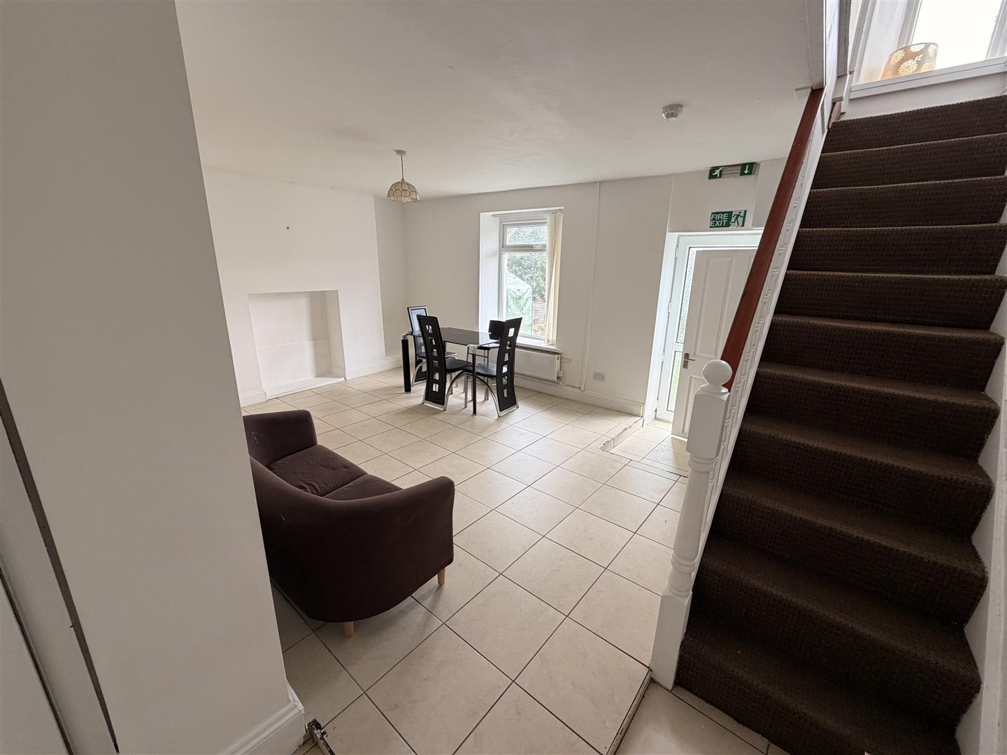 house - terraced for rent wood road