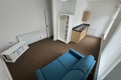 flat for rent wood road