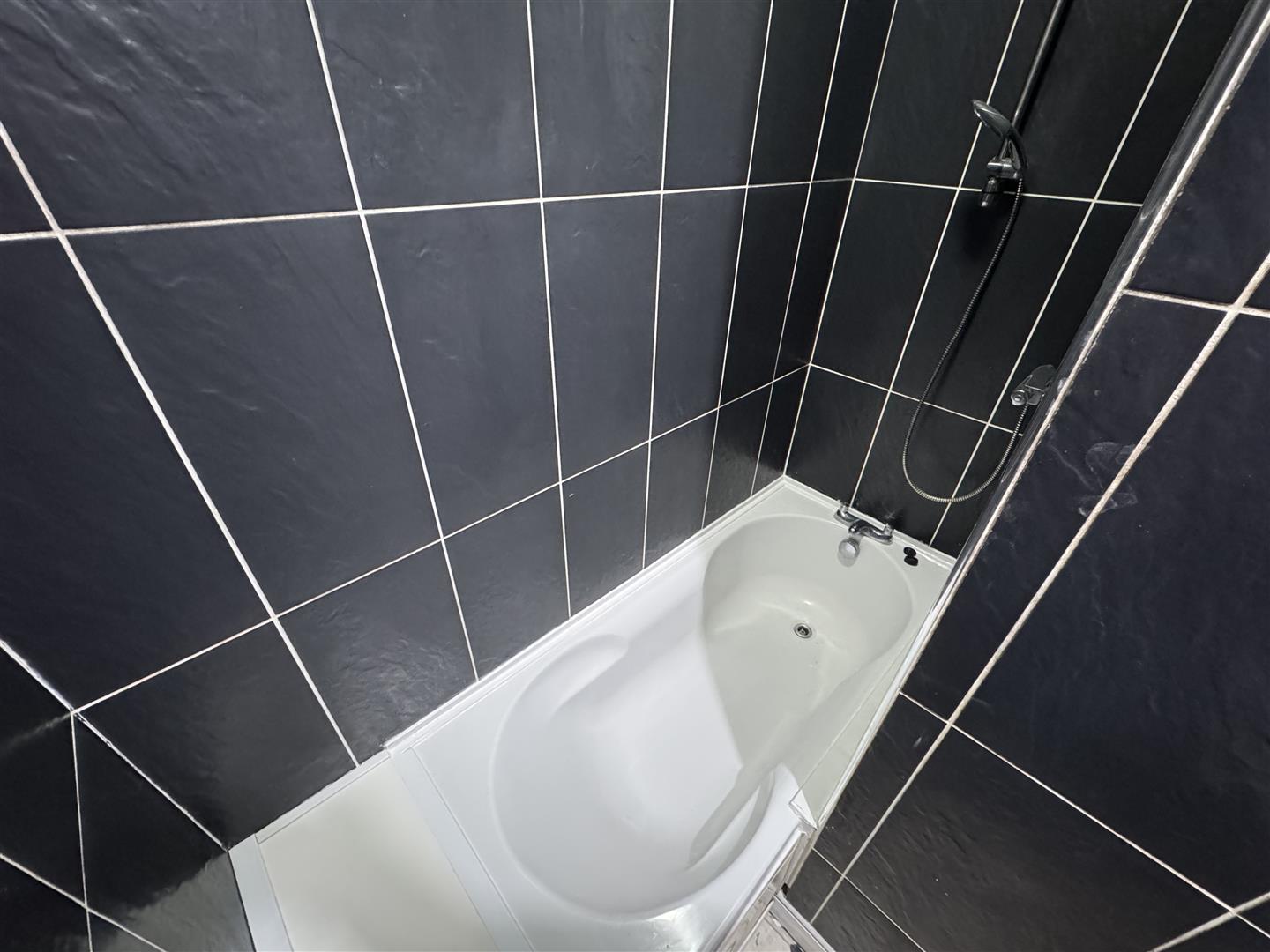 flat for rent wood road