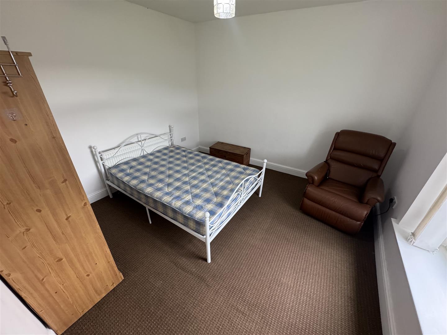 flat for rent wood road