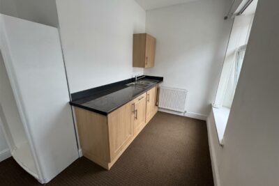 flat for rent wood road