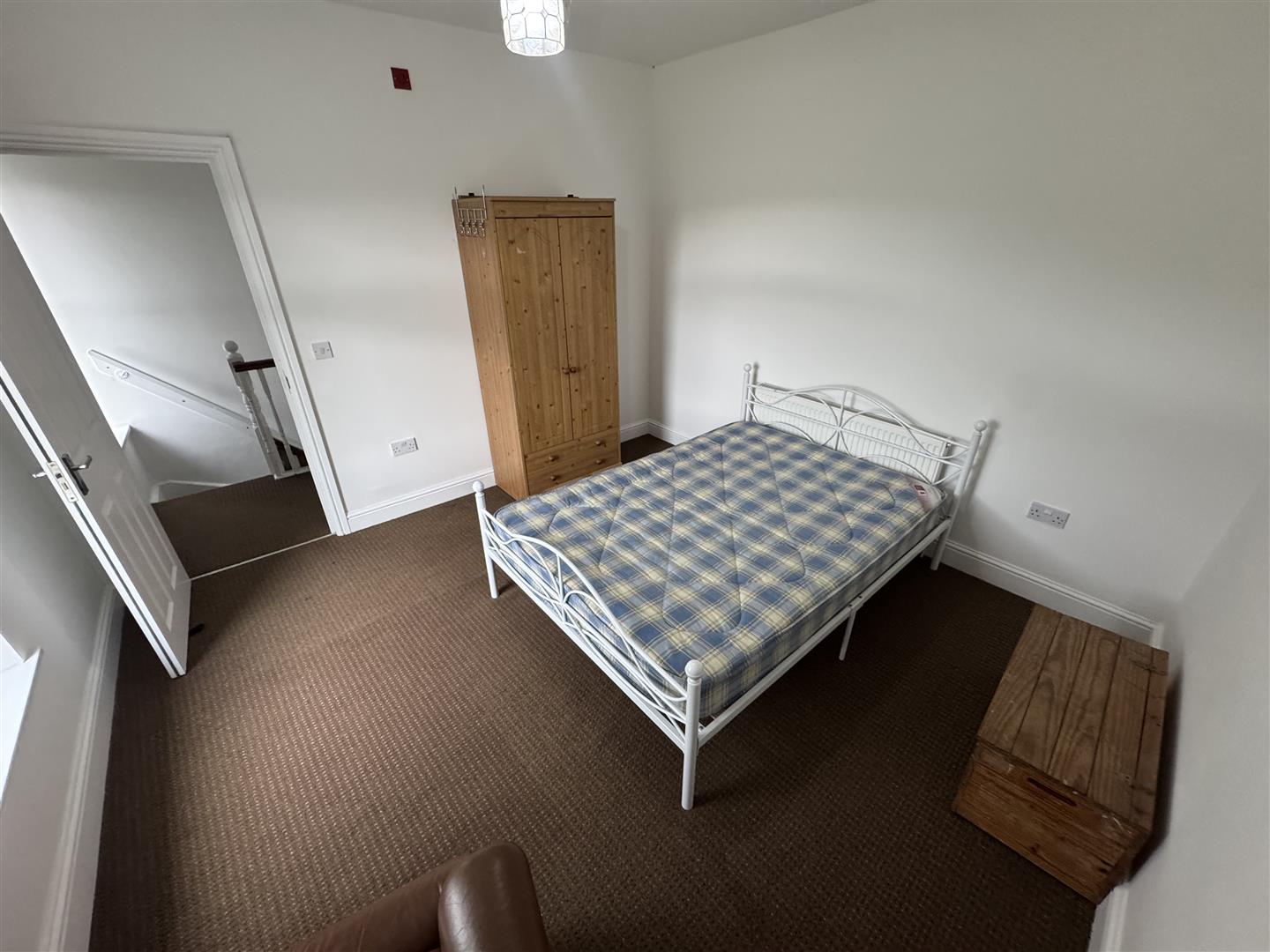 flat for rent wood road