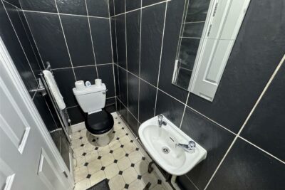 flat for rent wood road