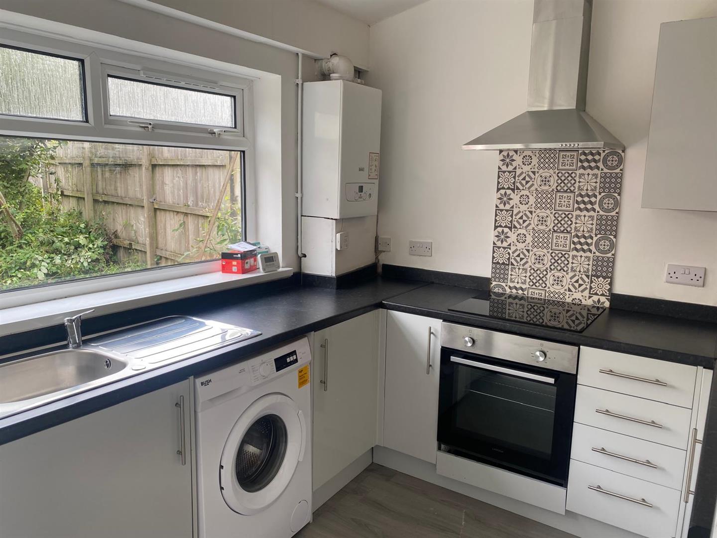 house for rent whitting street