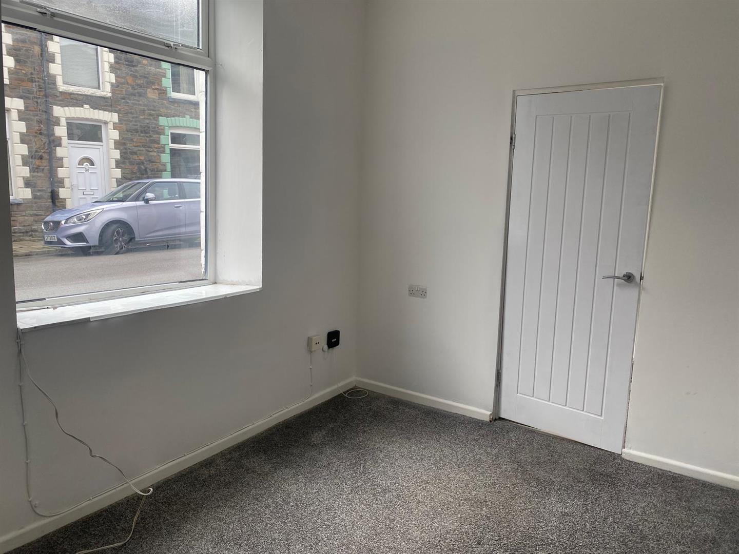house for rent whitting street