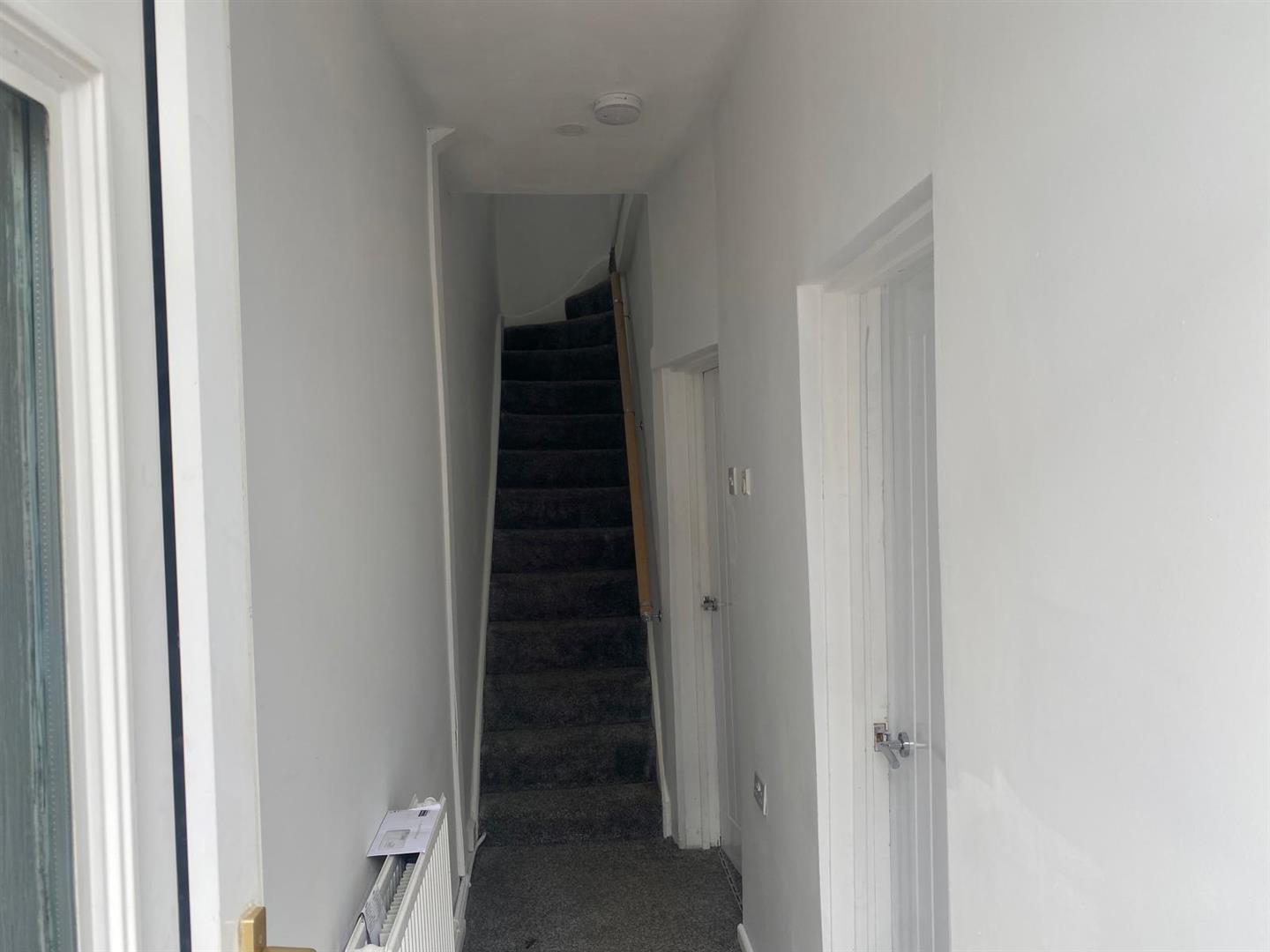 house for rent whitting street
