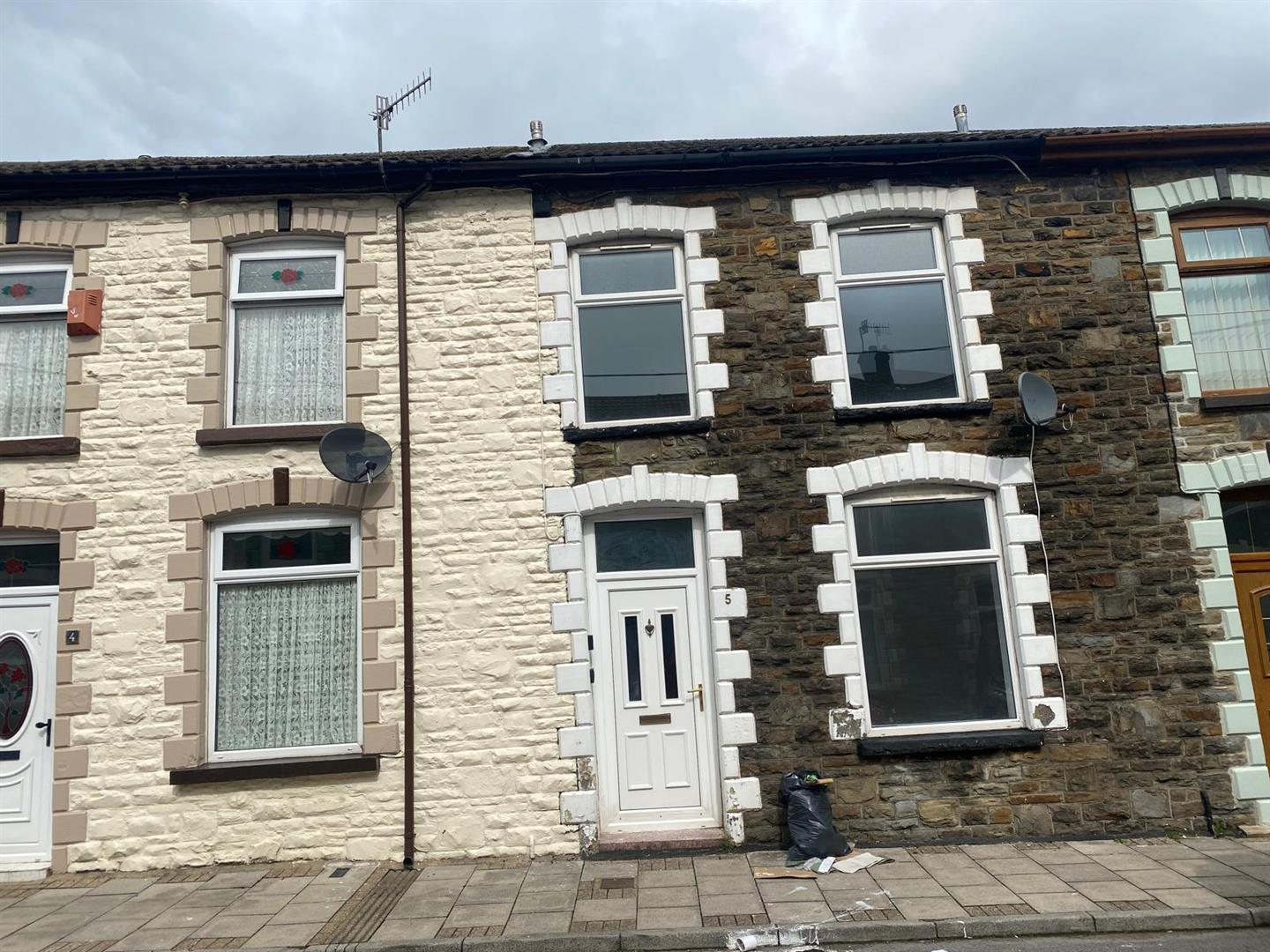 house for rent whitting street