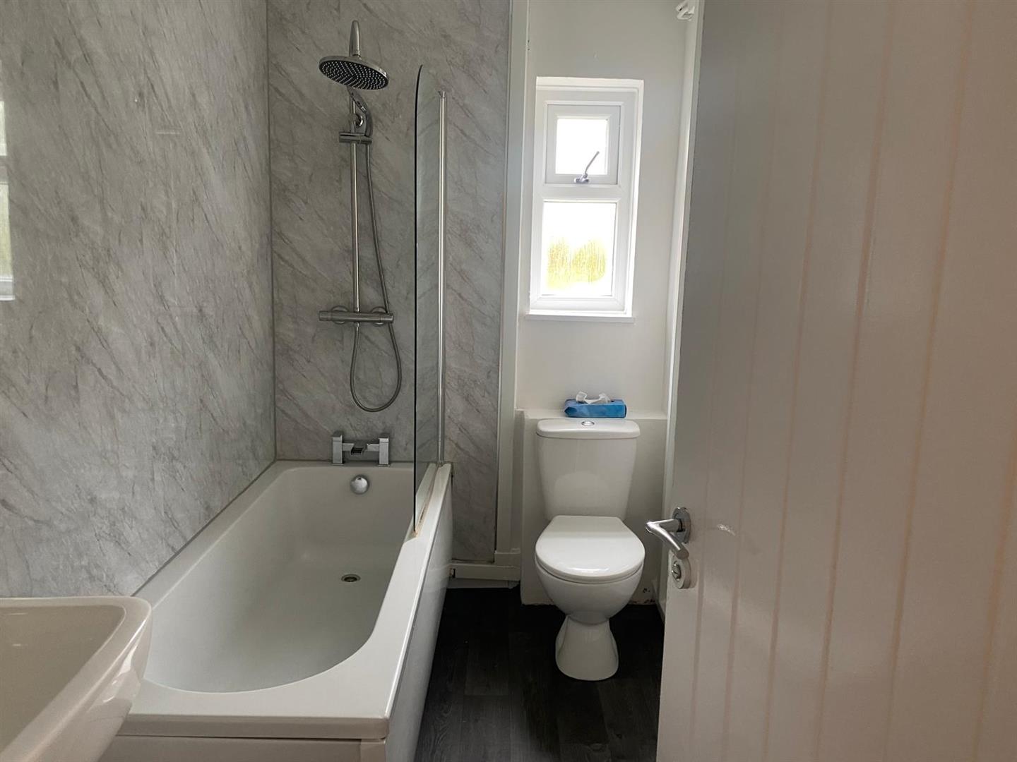house for rent whitting street