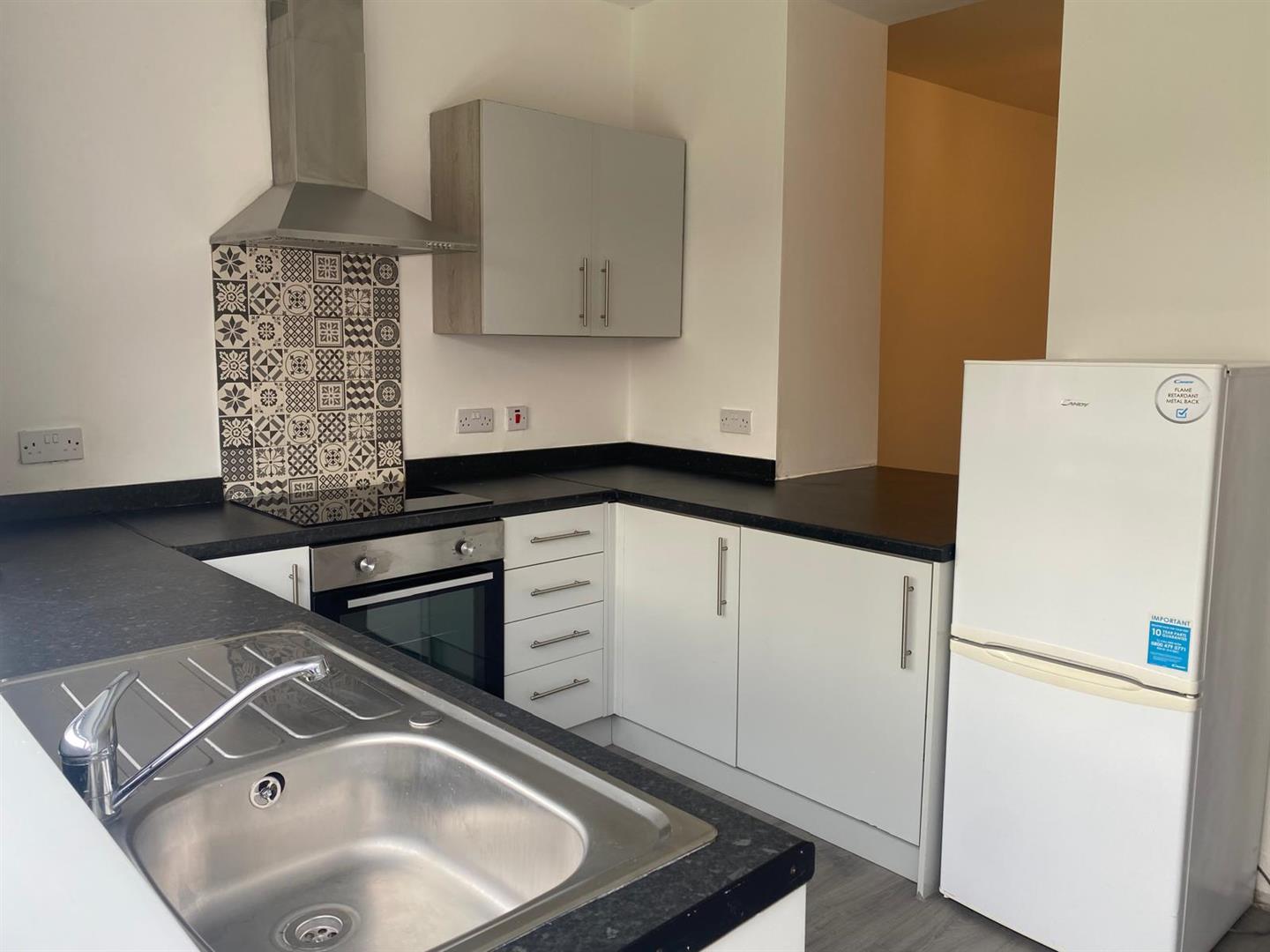 house for rent whitting street