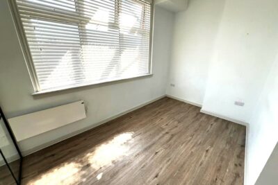 flat for rent victoria road north