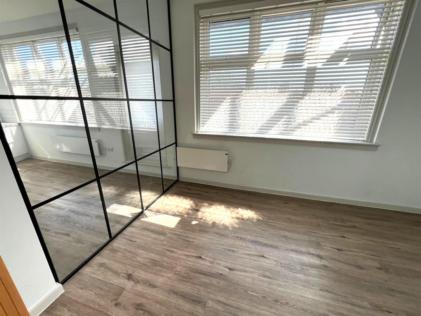 flat for rent victoria road north