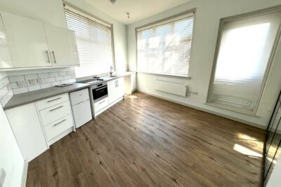 flat for rent victoria road north