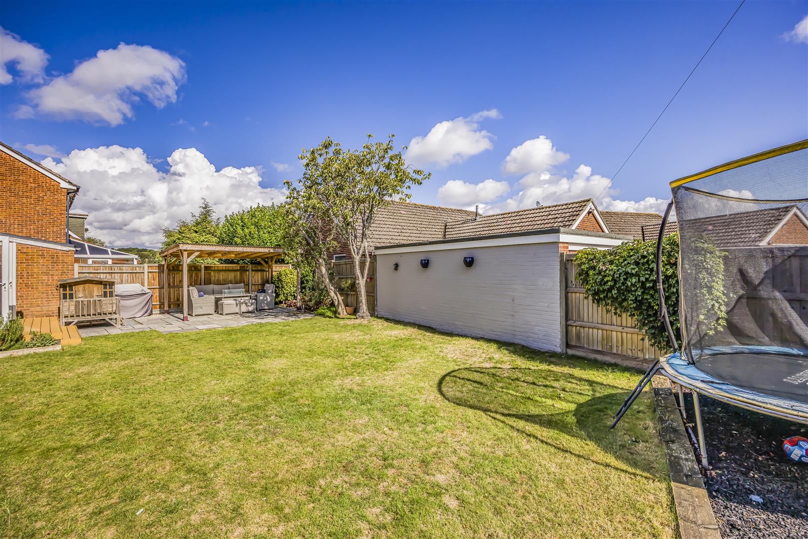 house - detached for sale horndean road