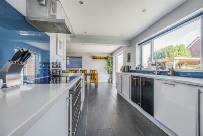 house - detached for sale horndean road