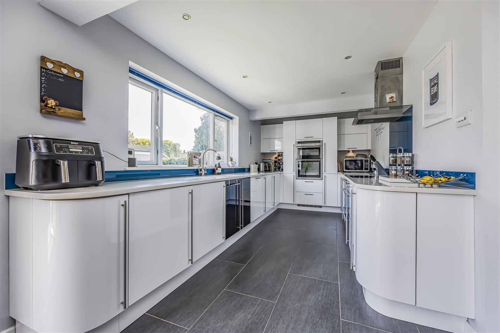 house - detached for sale horndean road