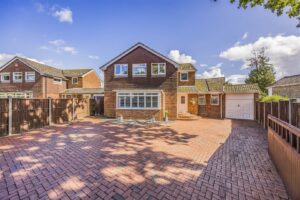 house - detached for sale horndean road
