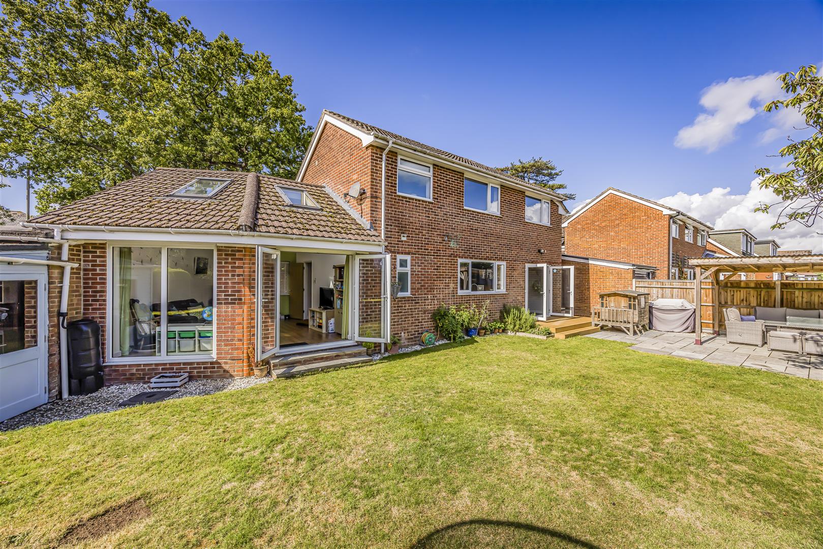 house - detached for sale horndean road