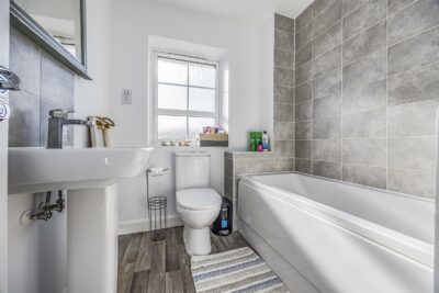 house for sale bosham gardens