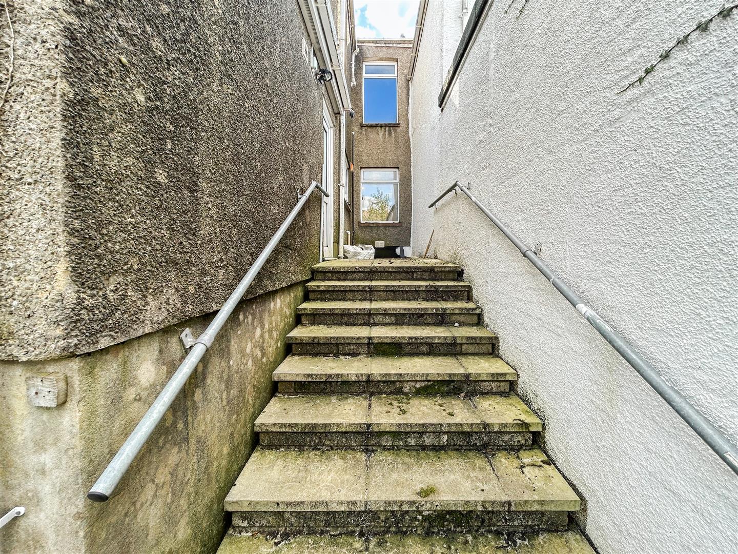 house - terraced for sale morgans road