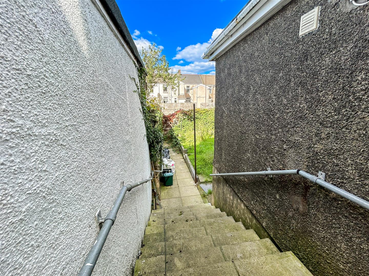 house - terraced for sale morgans road