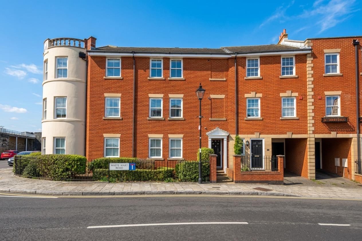 flat for sale white hart road