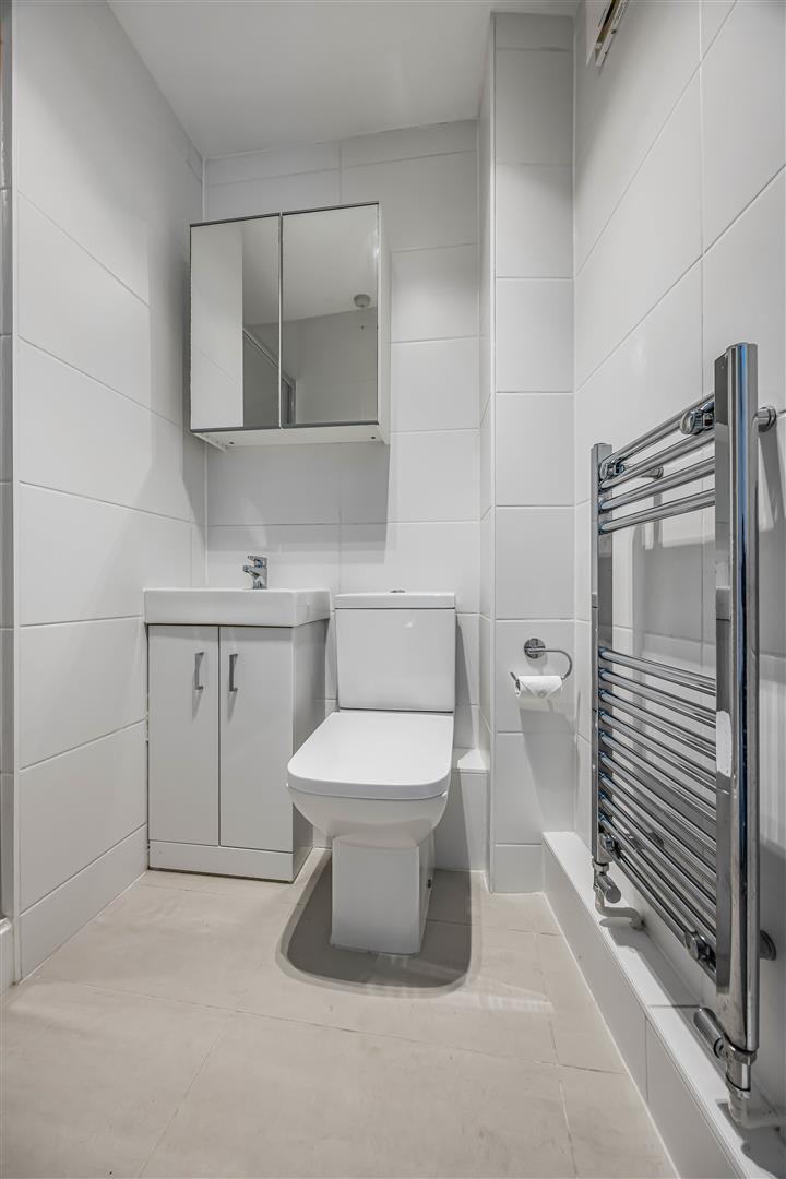 flat for sale white hart road