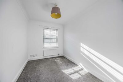 flat for sale white hart road