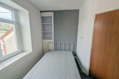 flat for sale wood road