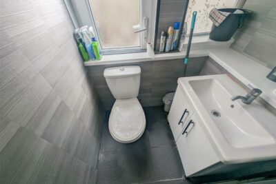 flat for sale wood road