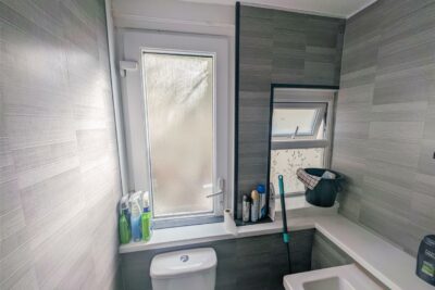 flat for sale wood road