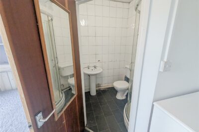 flat for sale wood road