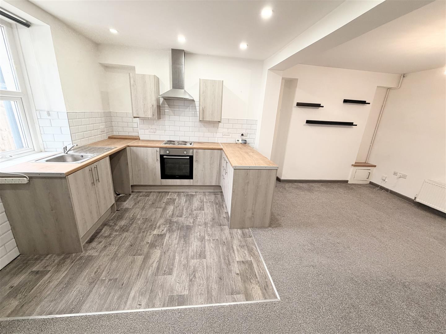 house - terraced for rent church street
