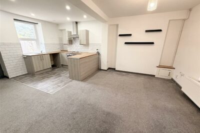 house - terraced for rent church street