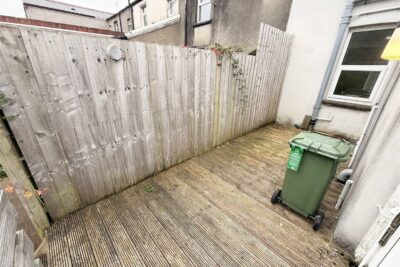 house - terraced for rent church street