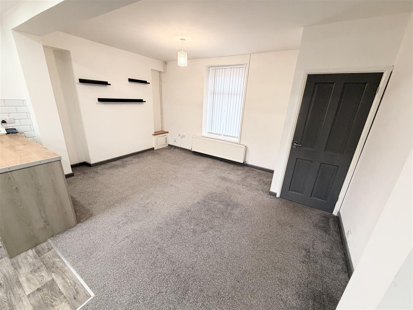 house - terraced for rent church street