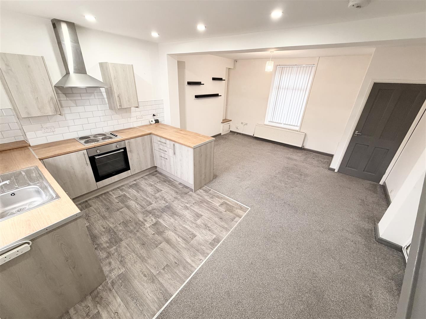 house - terraced for rent church street