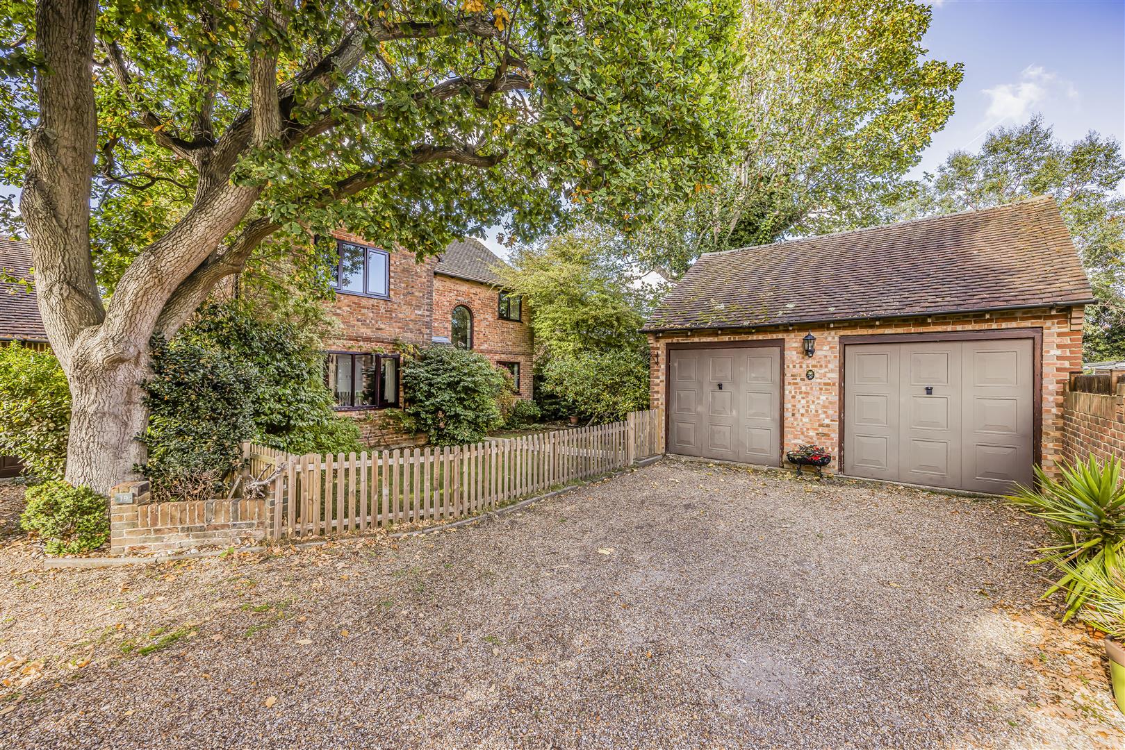 house - detached for sale brent court