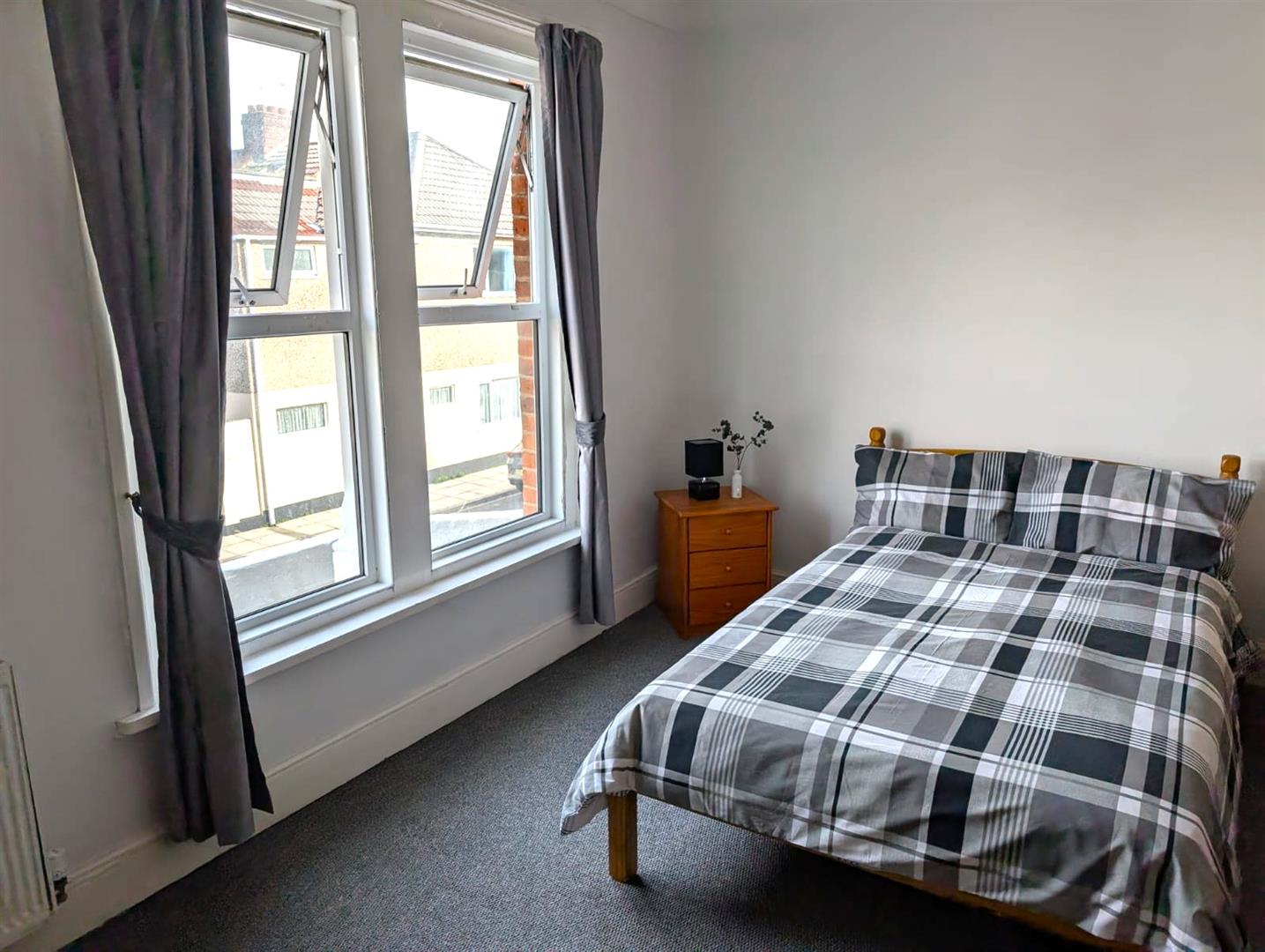 house - terraced for rent delamere road