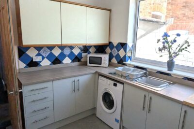 house - terraced for rent delamere road