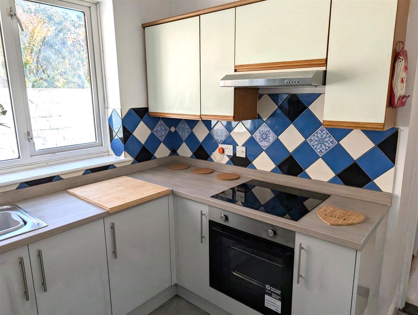 house - terraced for rent delamere road